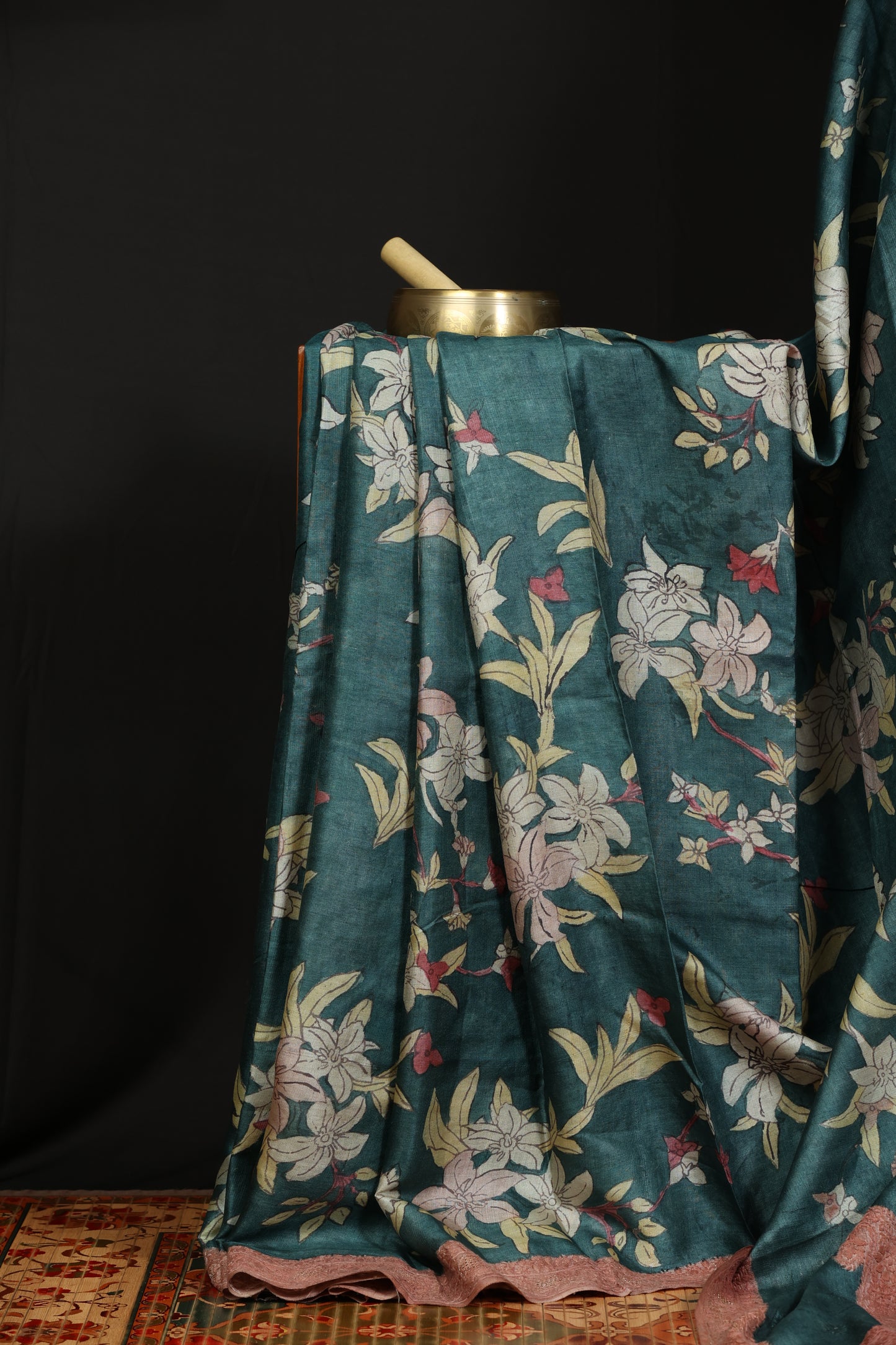 Chikankari with penkalamkari on puresilk tussar