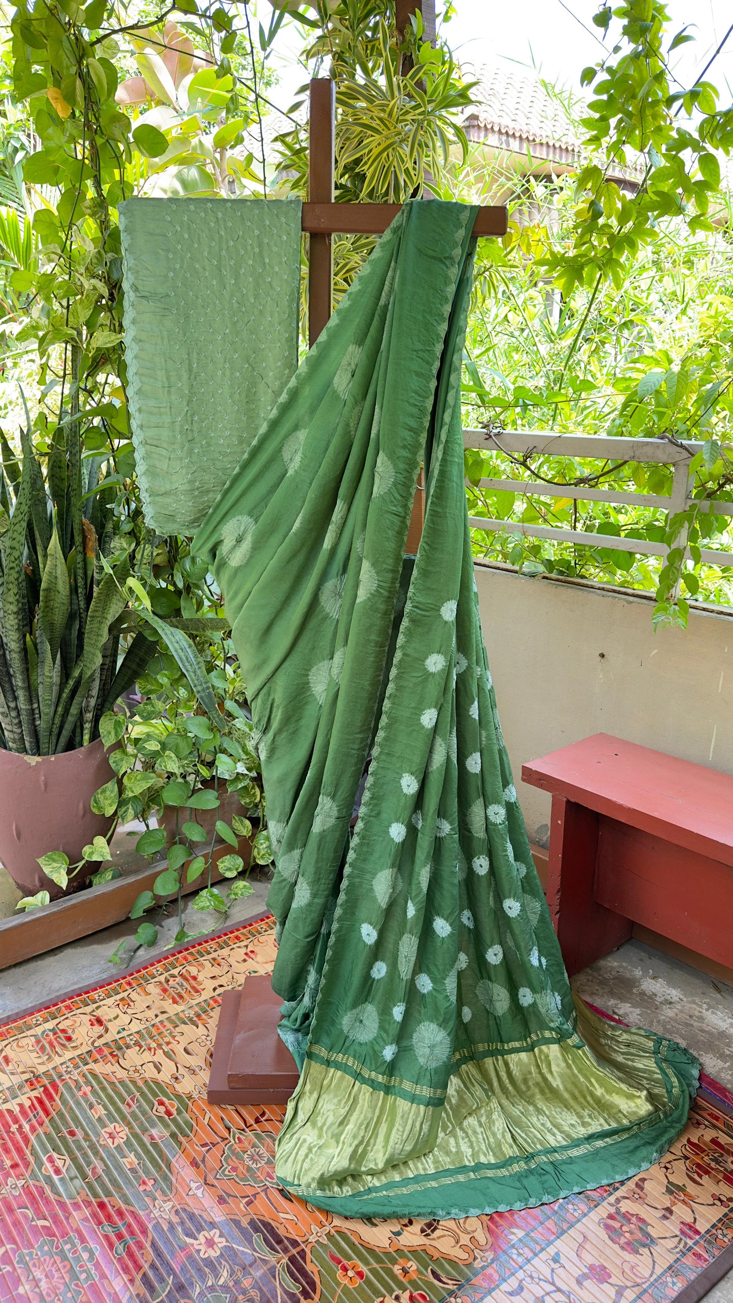 Gajji silk polka dotted shibori