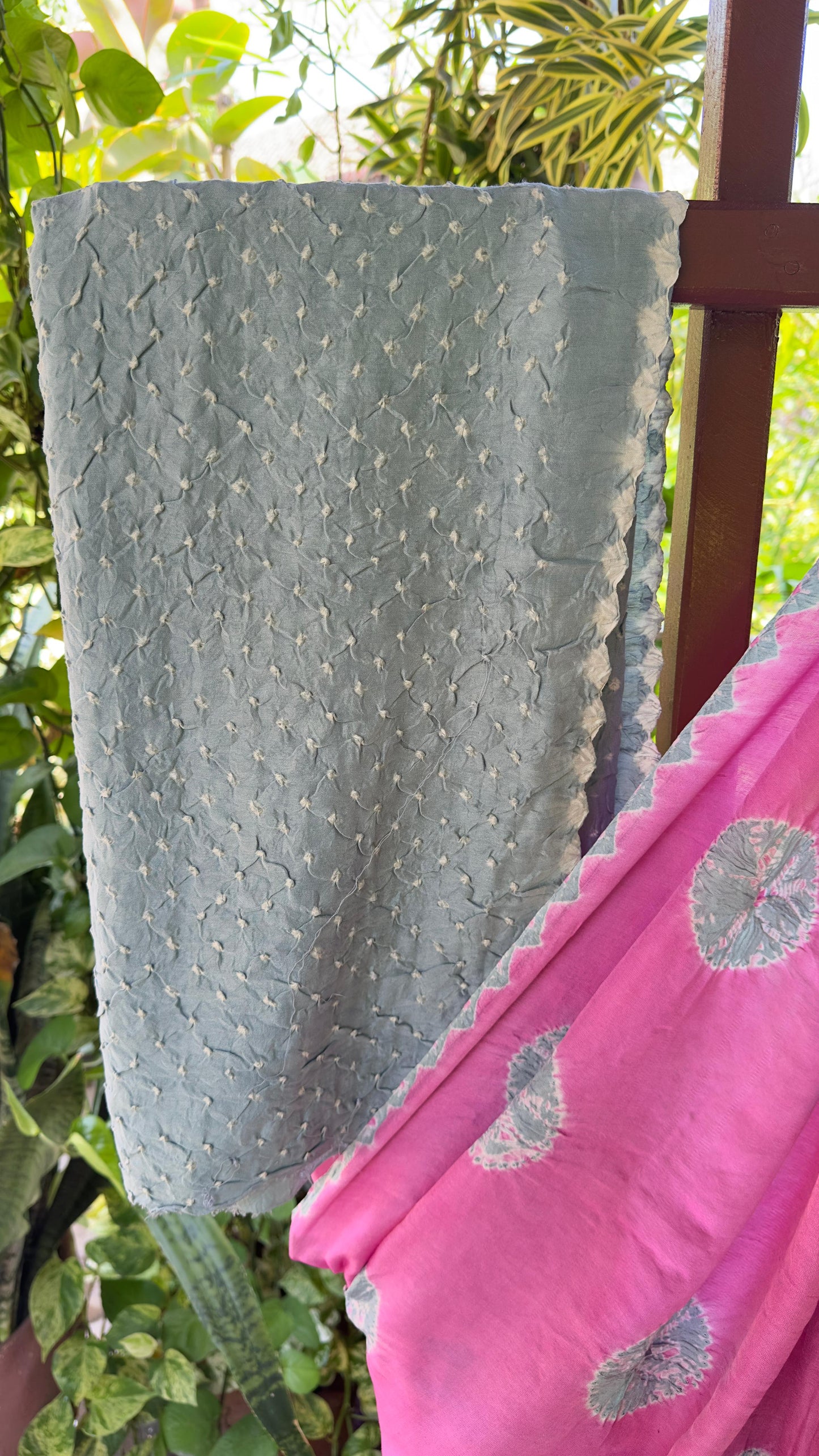 Gajji silk polka dotted shibori saree