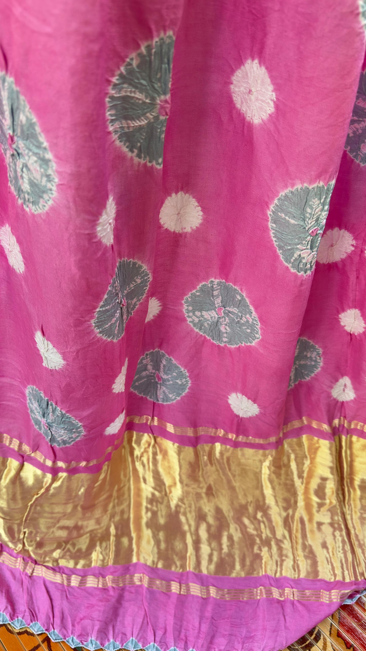 Gajji silk polka dotted shibori saree