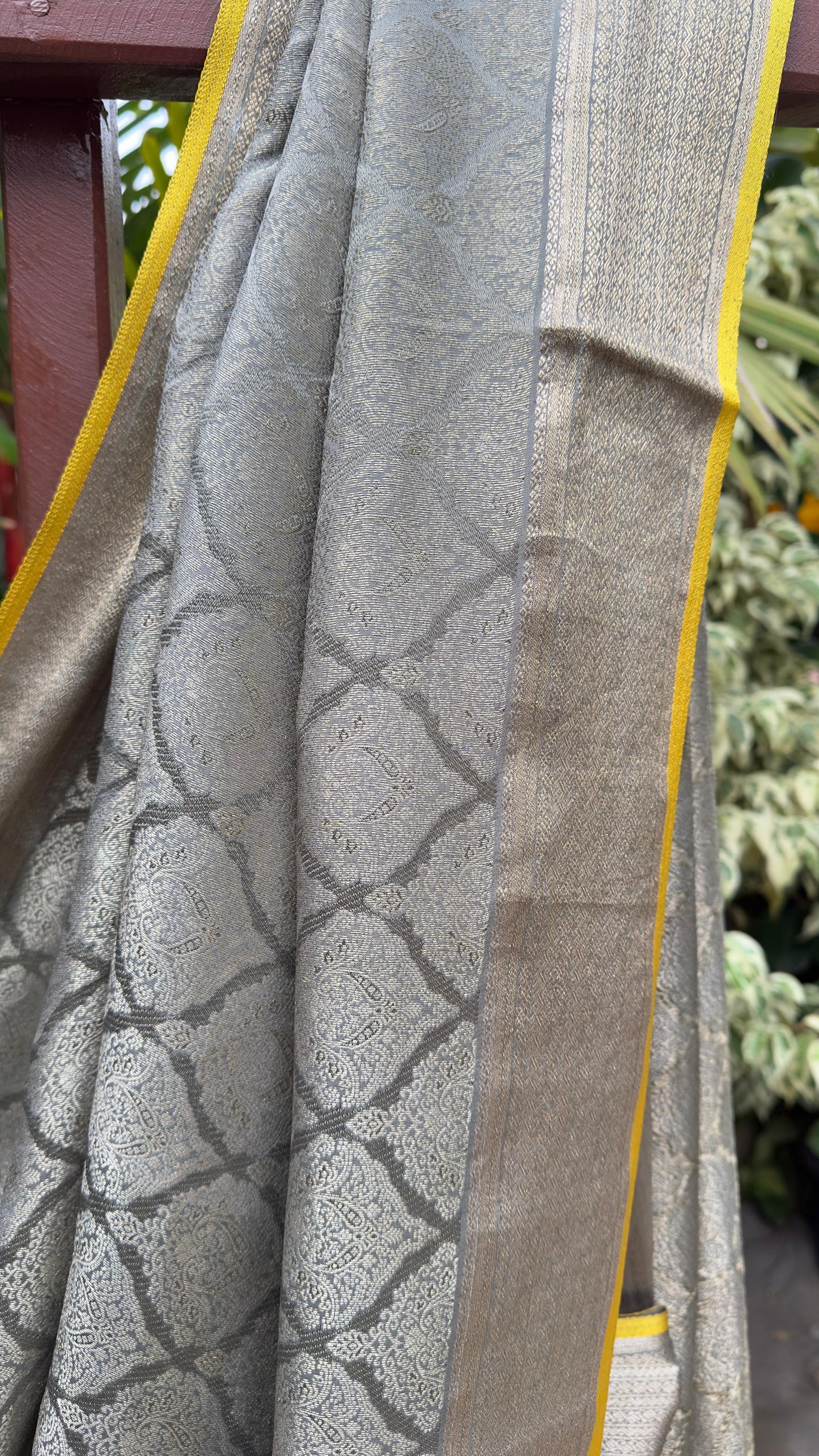Pure Silk Crepe Benaras with Bandhini