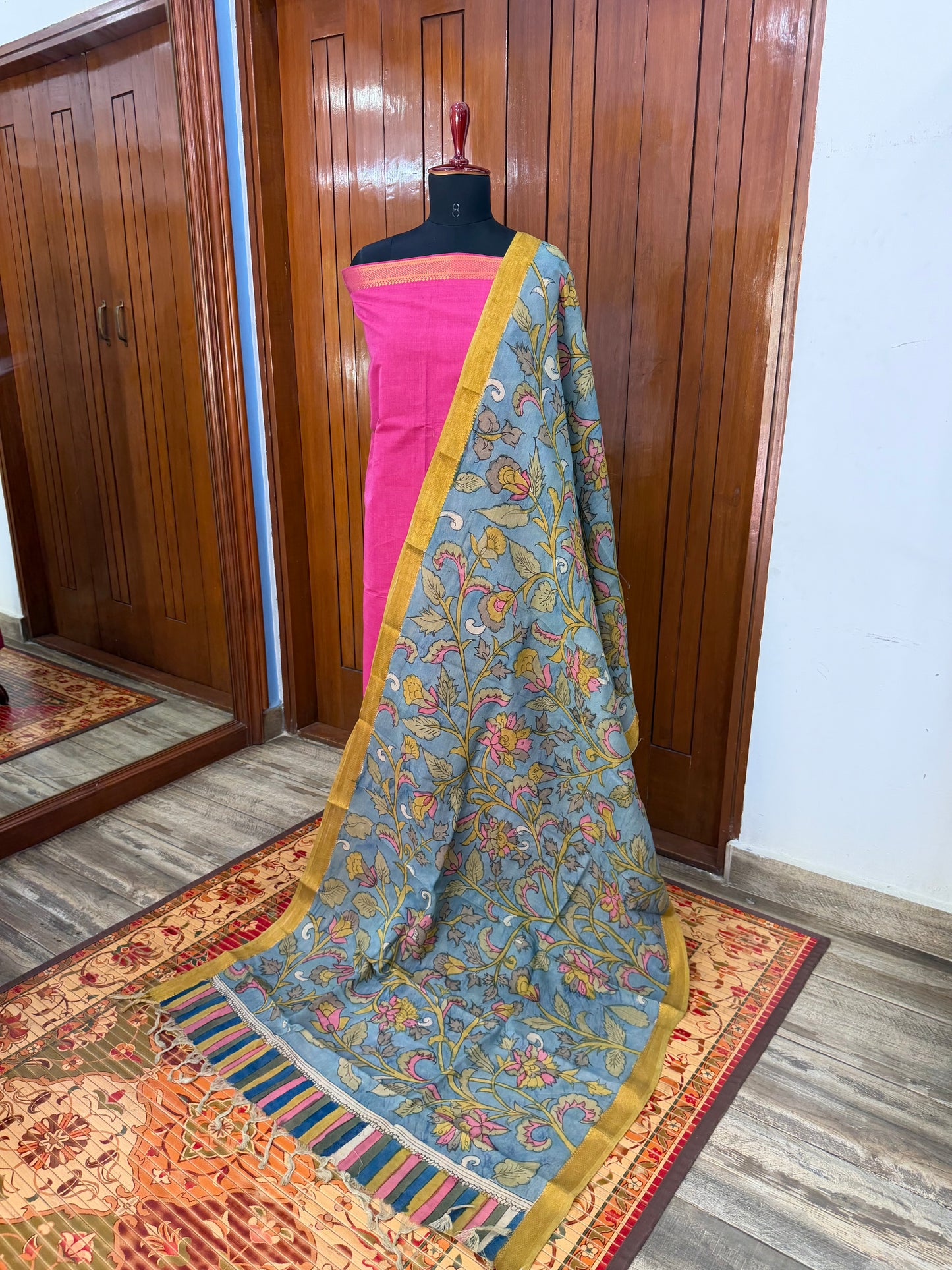 Purecotton kurti material paired with penkalamkari dupatta