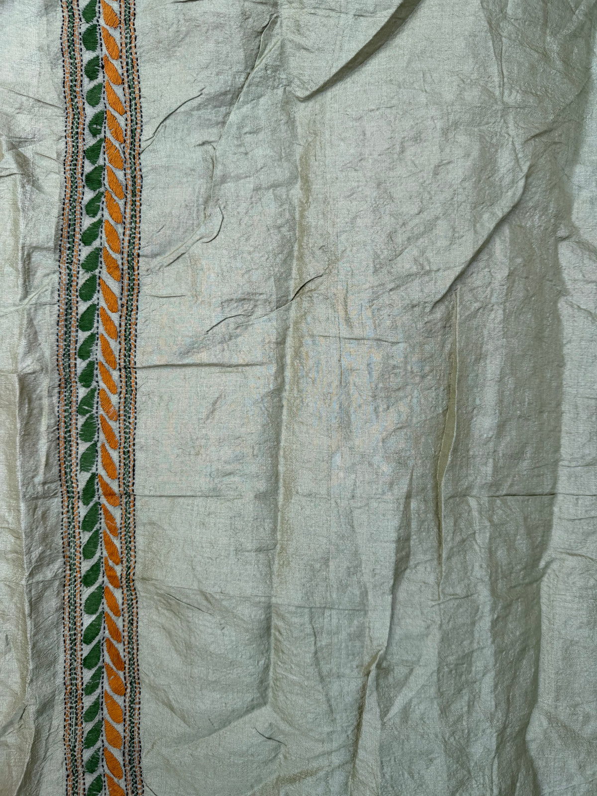Tussar hand-knotted Bandhini with kantha embroidery