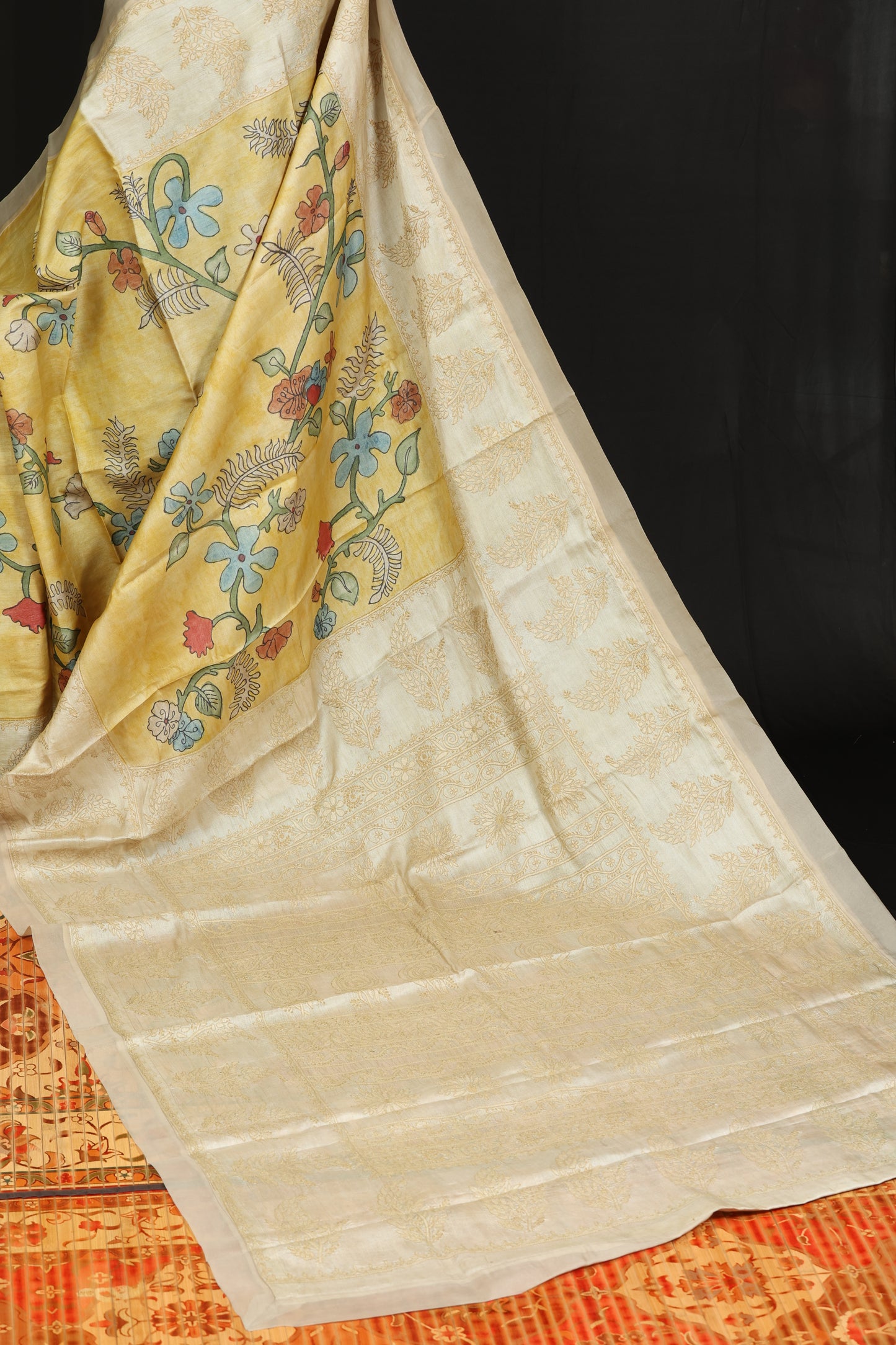 Chikankari with penkalamkari on puresilk tussar