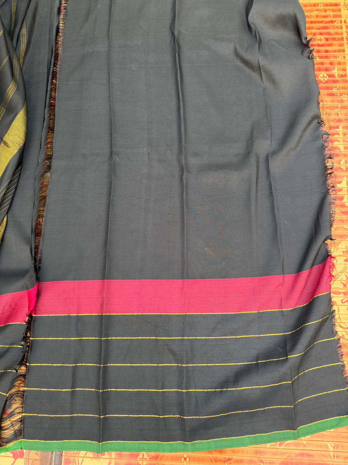 Zari less Kanchipattu With Penkalamkari saree