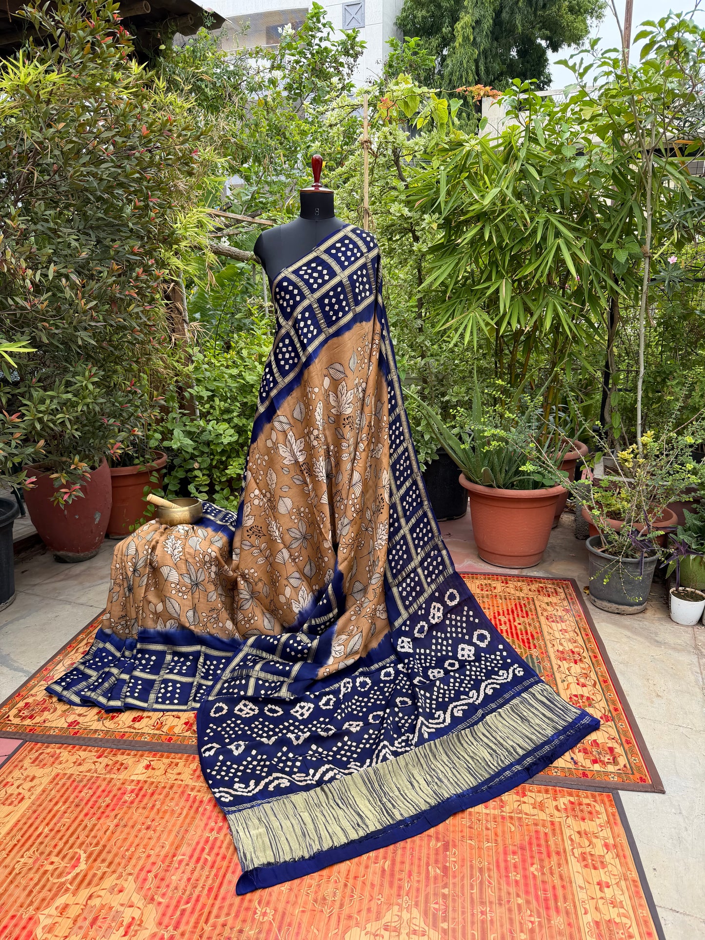 Modal silk bandini with penkalamkari saree