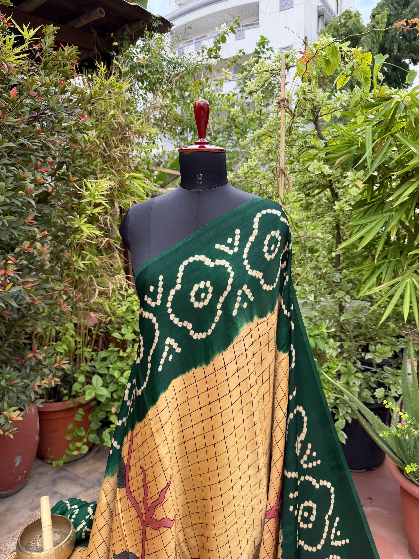 Modal silk bandini with penkalamkari saree