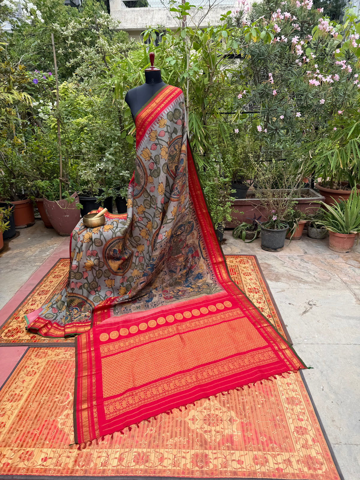 Pure Silk Handwoven Gadwal silk With Penkalamkari Saree