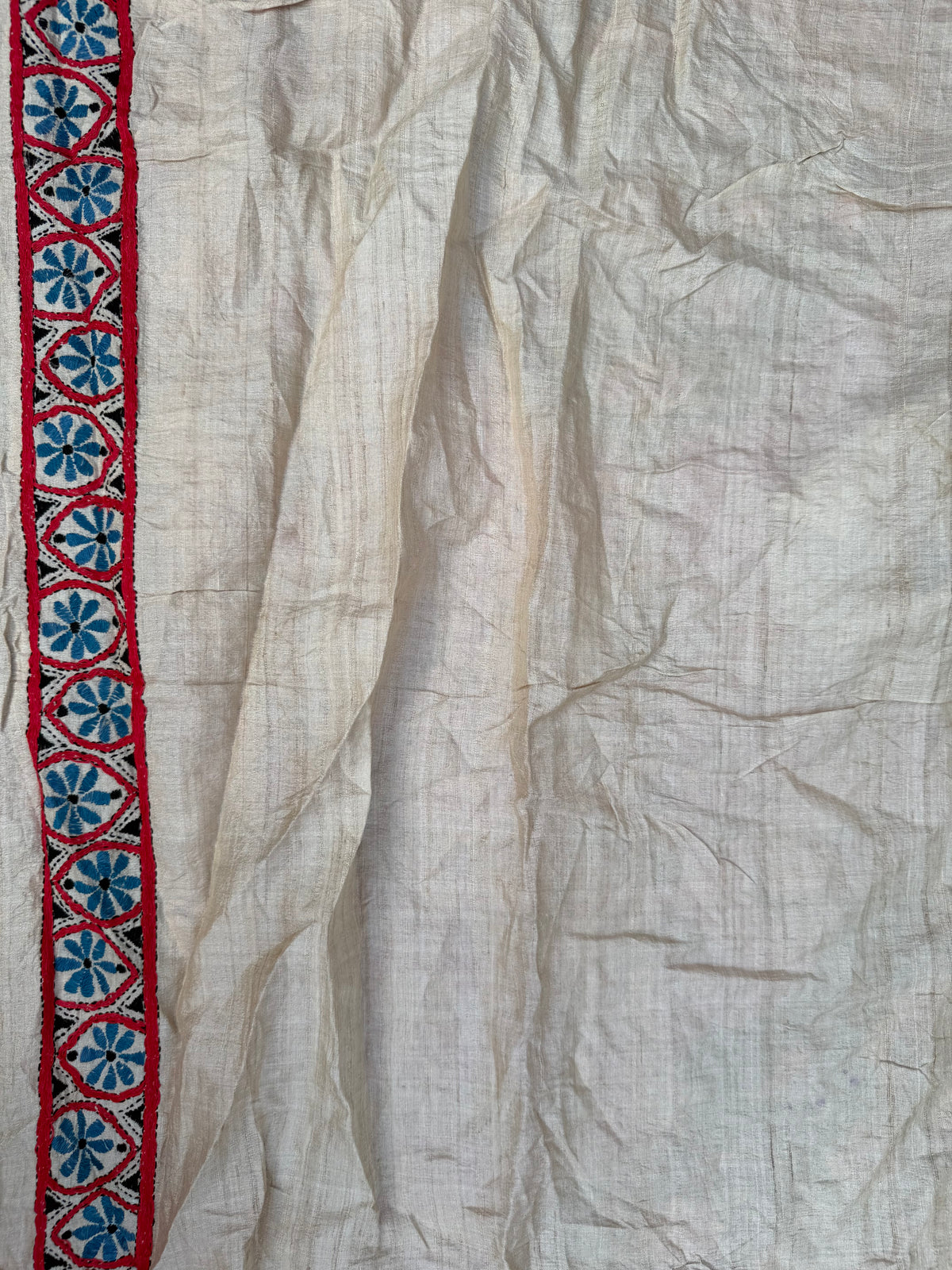 Tussar hand-knotted Bandhini with kantha embroidery