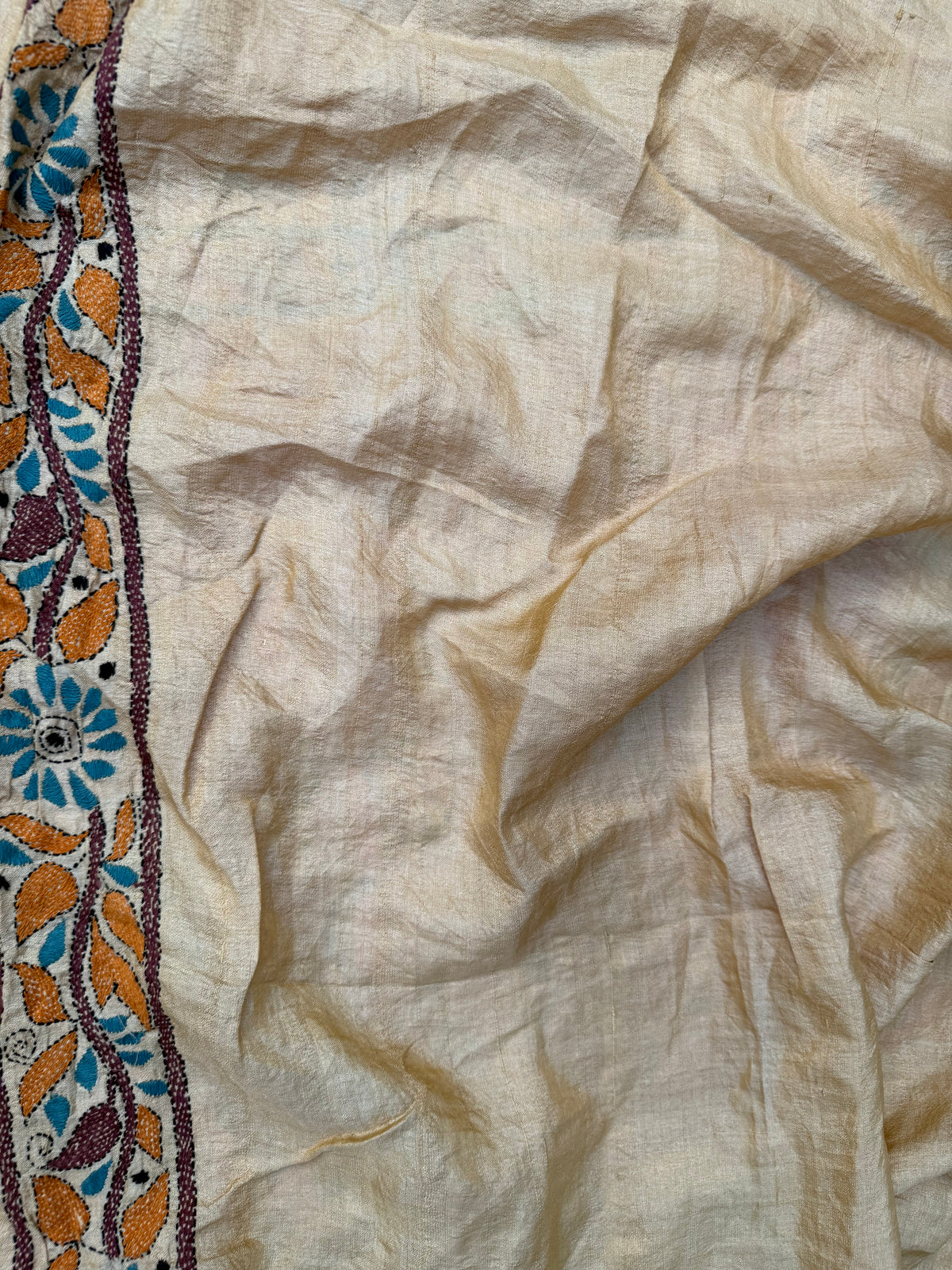 Tussar hand-knotted Bandhini with kantha embroidery