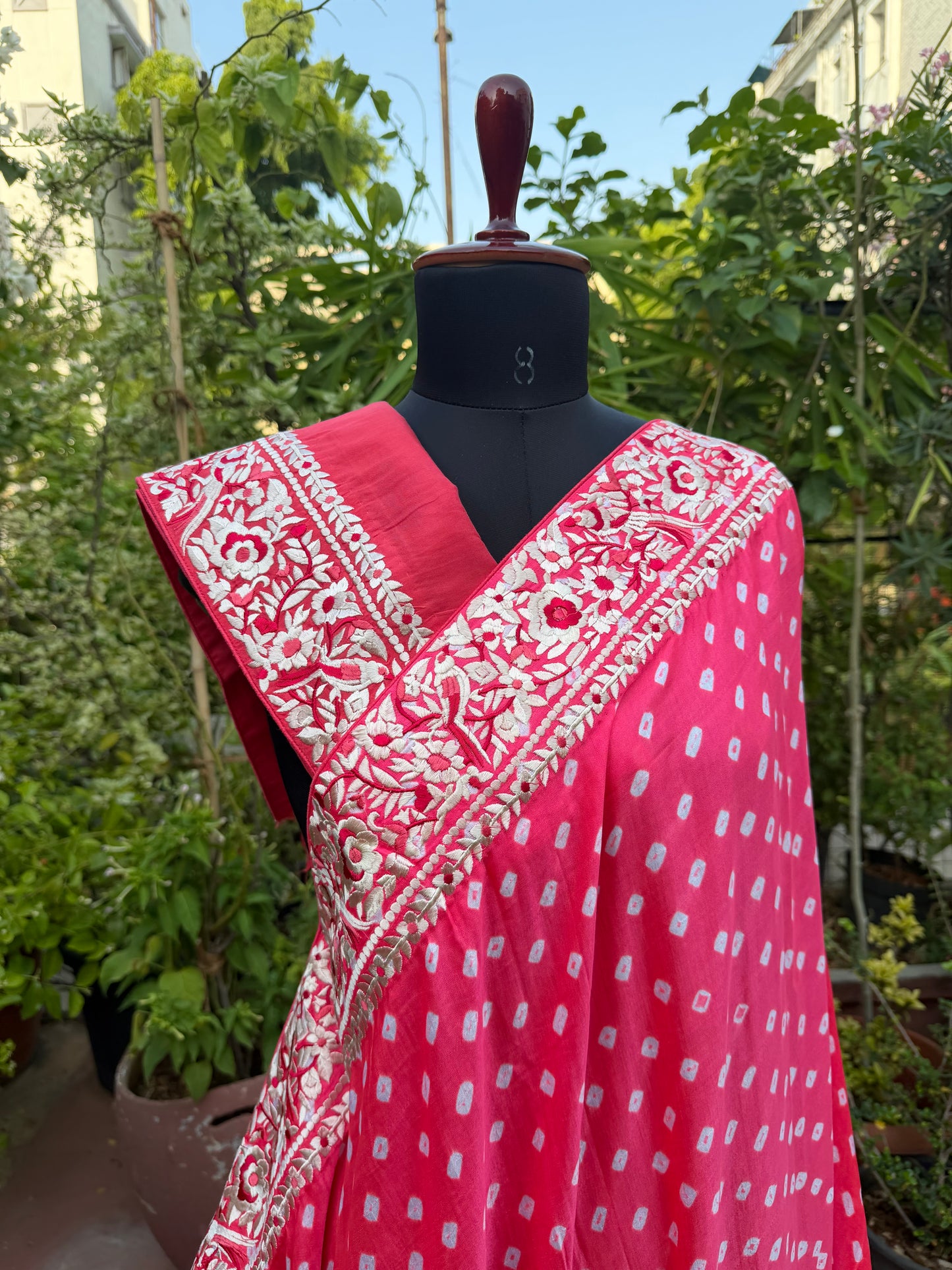 Gajji silk bandini with machine embroidery saree