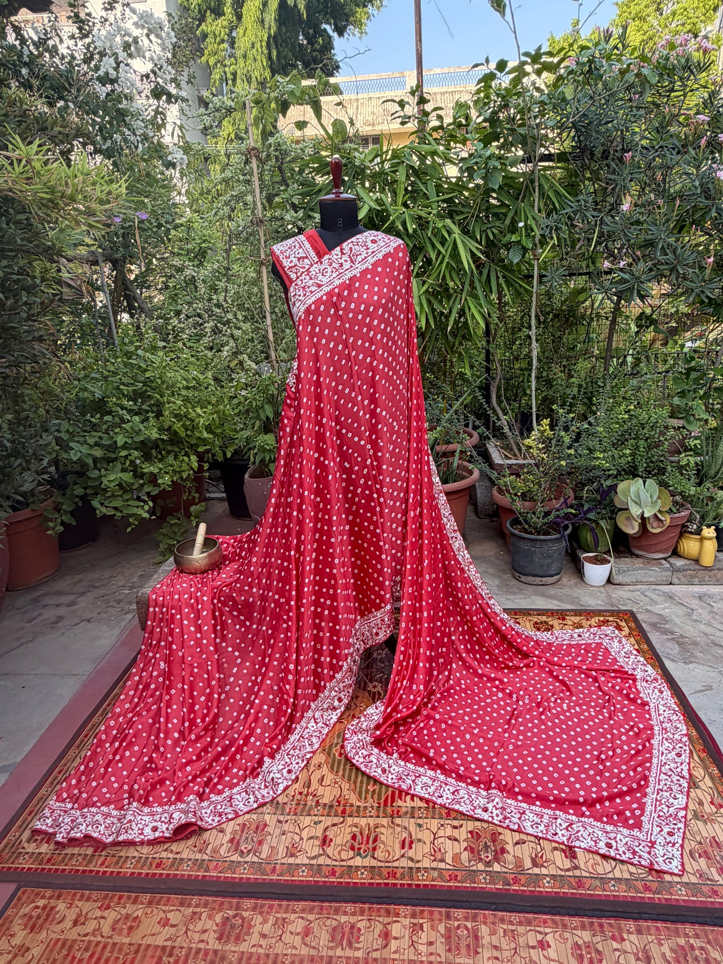 Gajji silk bandini with machine embroidery saree