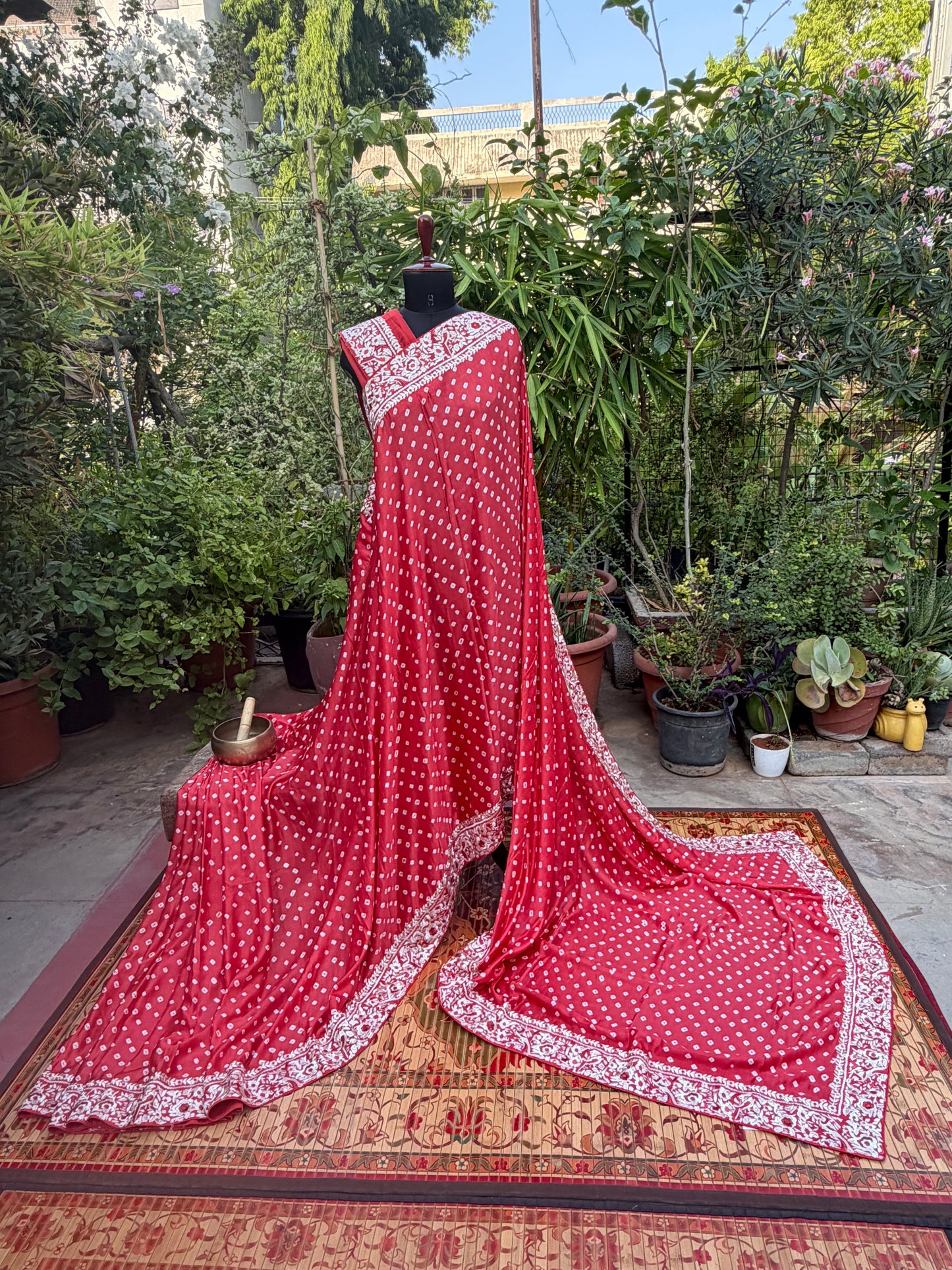 Gajji silk bandini with machine embroidery saree