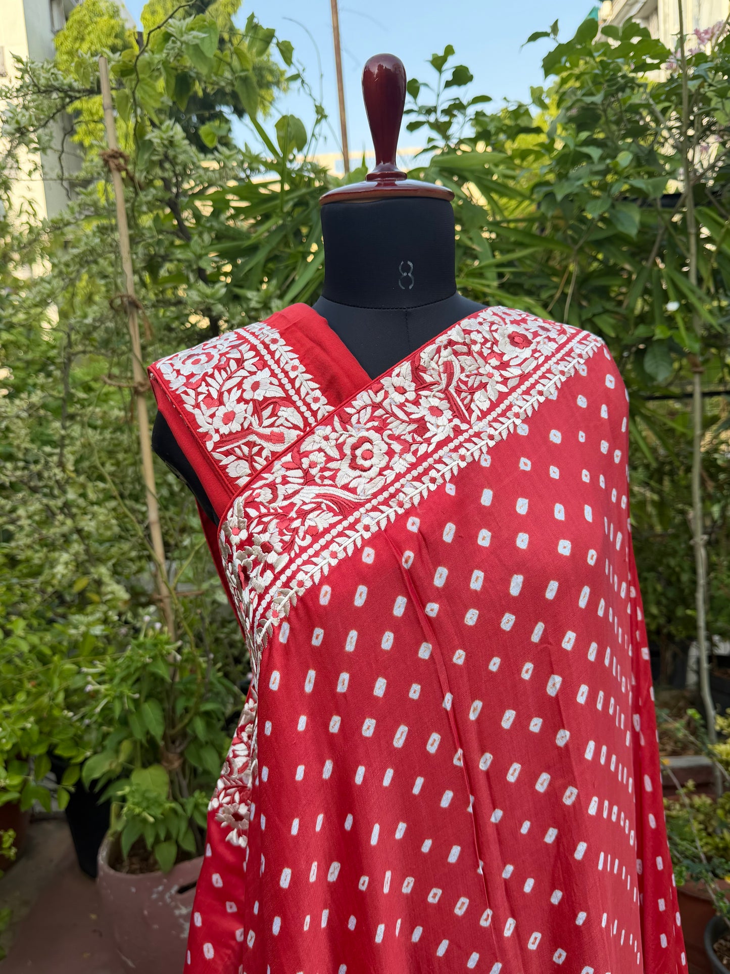 Gajji silk bandini with machine embroidery saree