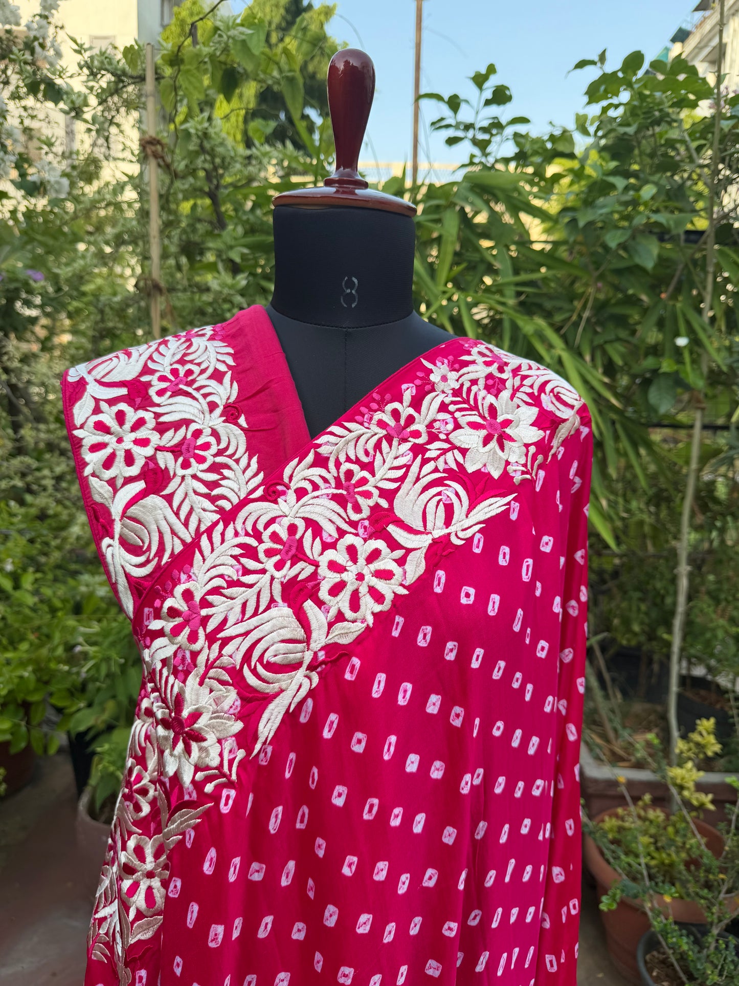 Gajji silk bandini with machine embroidery saree