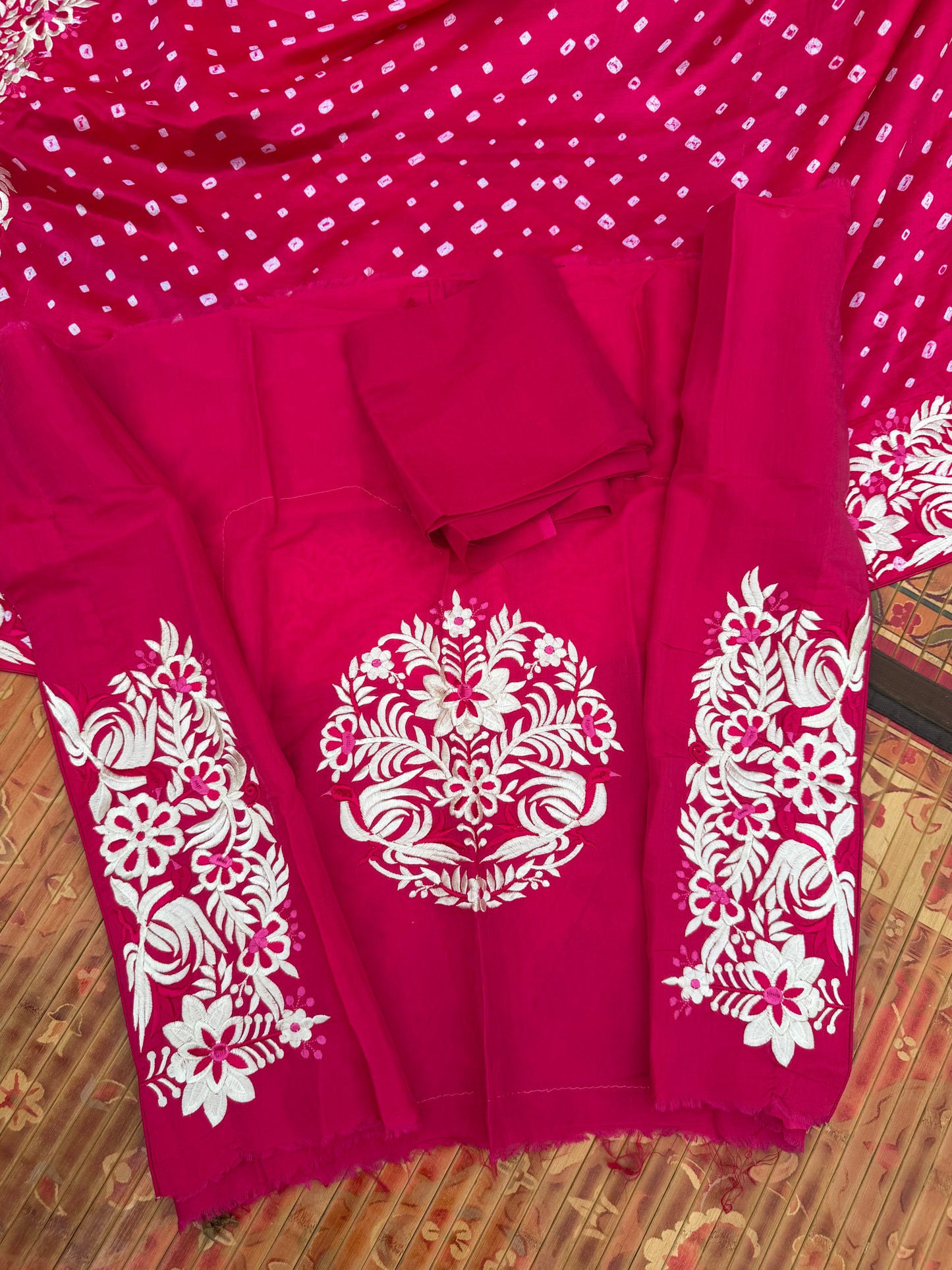 Gajji silk bandini with machine embroidery saree