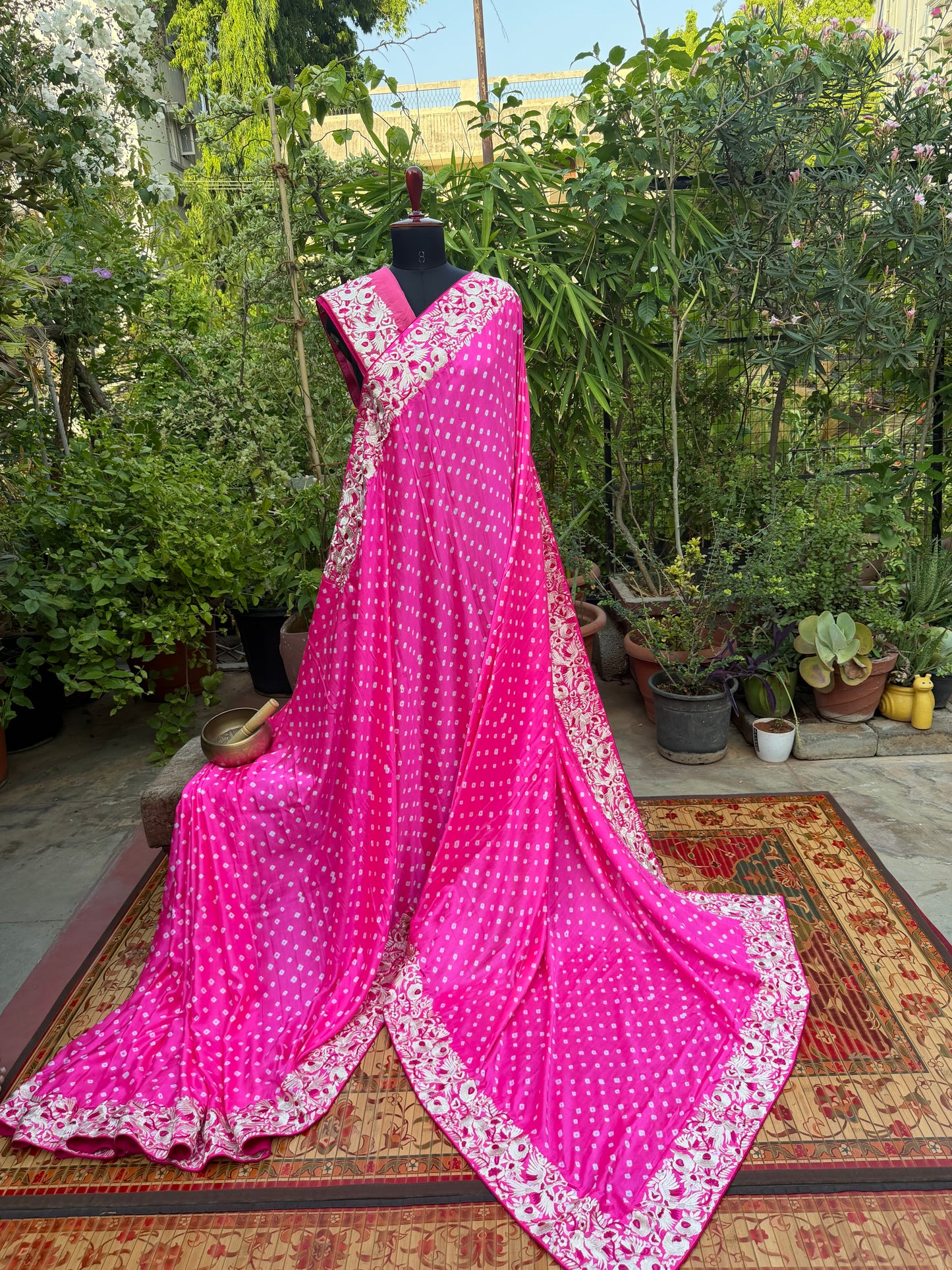 Gajji silk bandini with machine embroidery saree