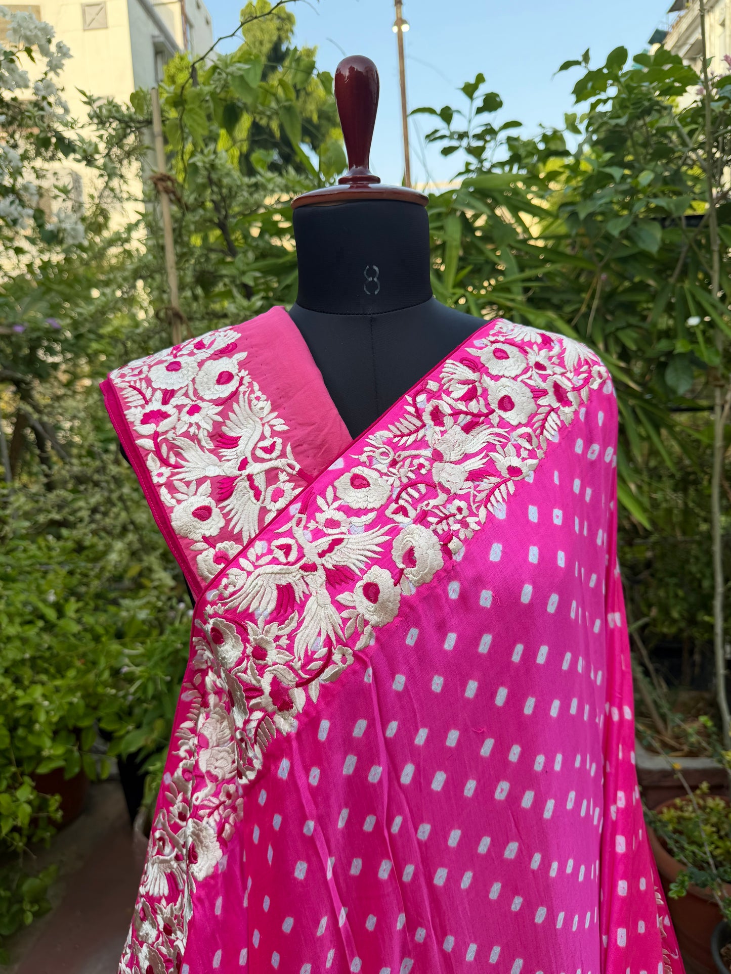 Gajji silk bandini with machine embroidery saree